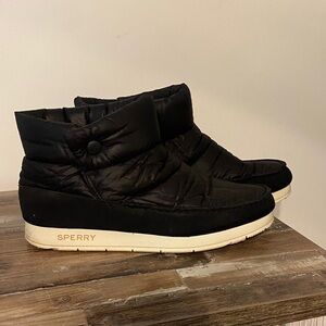 Sperry Women's Black Quilted Winter Boots